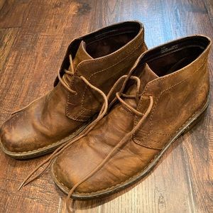 Men’s Perfectly Distressed Born Chukka Boots